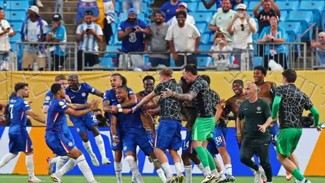 登贝莱：网瘾少年到足球天才，恩里克教练助力金球先生荣耀之路